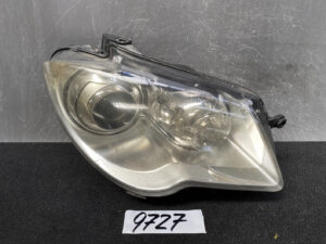 VOLKSWAGEN TOURAN 1T Headlight 1T2941752A Right Side x1