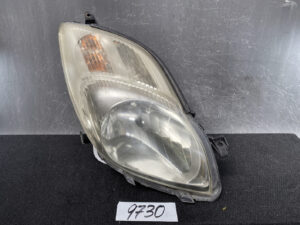 TOYOTA VITZ YARIS SCP90 KSP90 NCP90 Headlight  52-184  Right Side x1