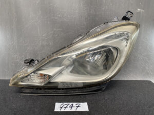 HONDA FIT JAZZ HYBRID GE GP Headlight P9603 Left Side x1