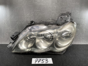 TOYOTA MARK X GRX120 GRX121 GRX125 Headlight 22-332 Left Side x1
