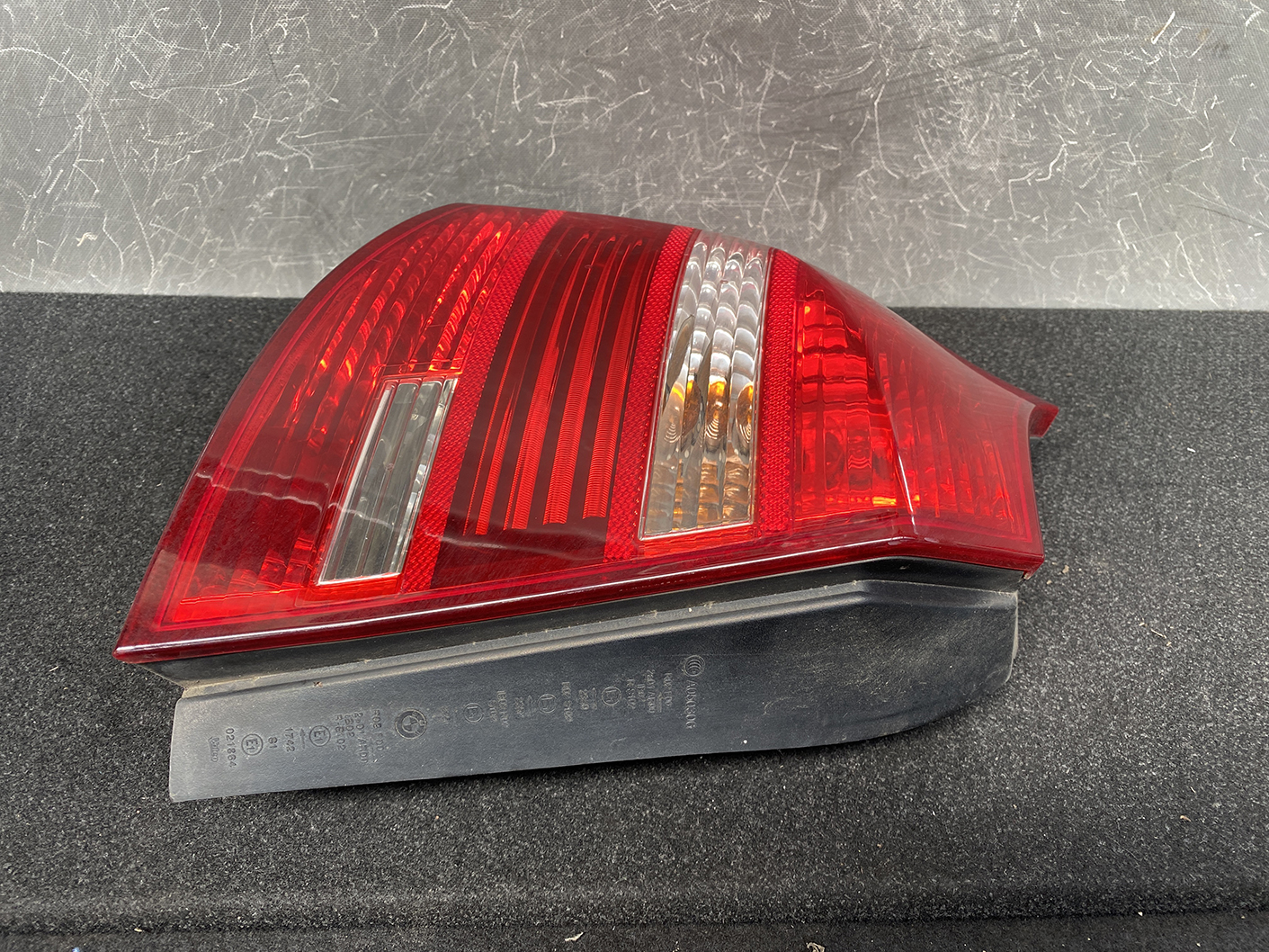 BMW 1 SERIES E81 E87 Genuine LED Taillight 63217181297 Left Side x1 - Image 3