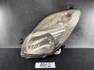 TOYOTA VITZ YARIS P90 P95 Genuine HID Headlight 52-183 Left Side x1