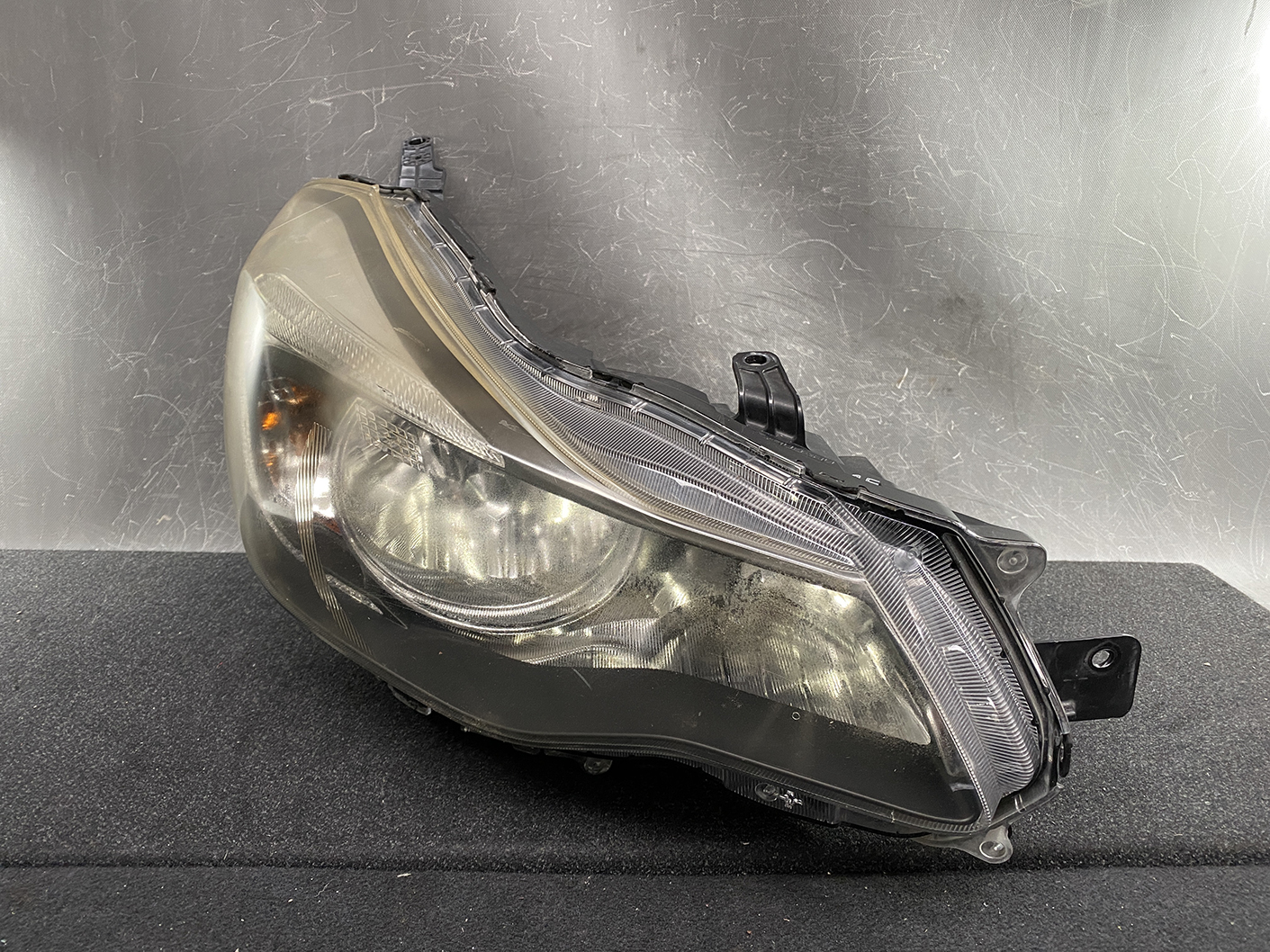 SUBARU XV IMPREZA GJ GP Headlight STANLEY P9932 1F Right Side x1 - Image 2