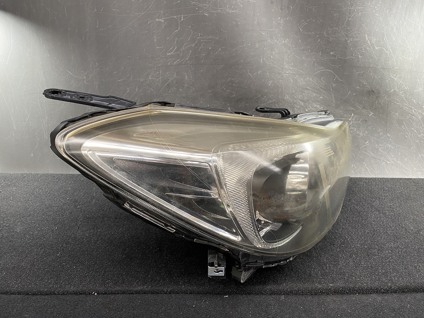 SUBARU XV IMPREZA GJ GP Headlight STANLEY P9932 1F Right Side x1 - Image 3