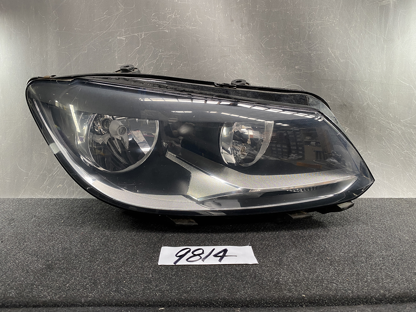 VOLKSWAGEN GOLF TOURAN 1T3 Headlight 1T2941006G Right Side x1