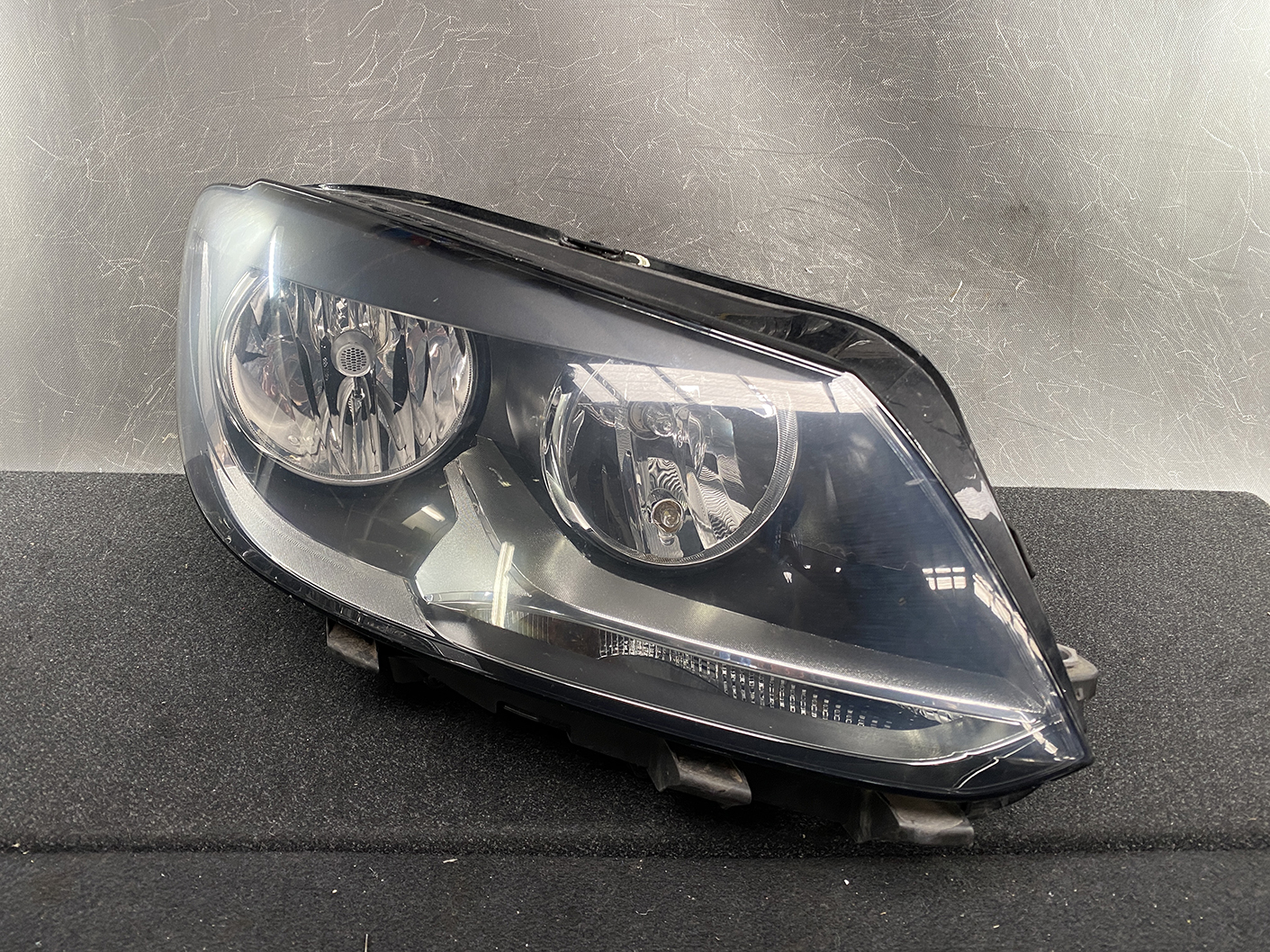 VOLKSWAGEN GOLF TOURAN 1T3 Headlight 1T2941006G Right Side x1 - Image 2