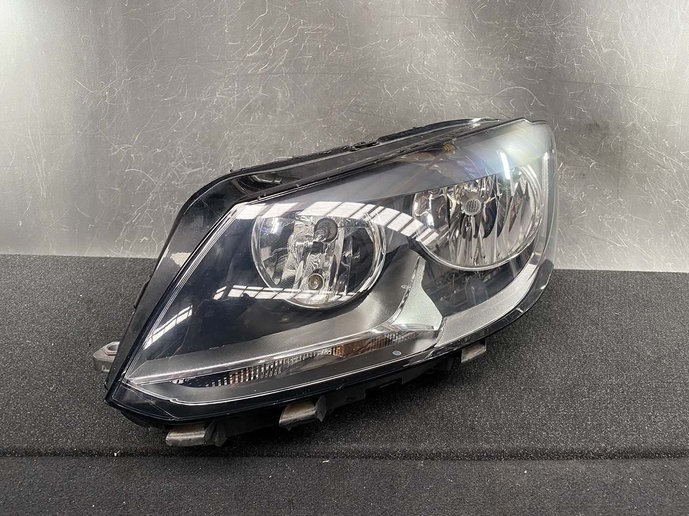 VOLKSWAGEN GOLF TOURAN 1T3 Headlight 1T2941005G Left Side x1 - Image 2