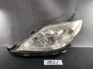 MAZDA PREMACY CREW Headlight STANLEY P7137 Left Side x1