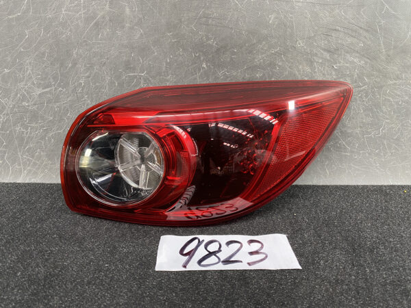MAZDA AXELA MAZDA3 BM5FS Taillight 220-41981 RIGHT Side x1