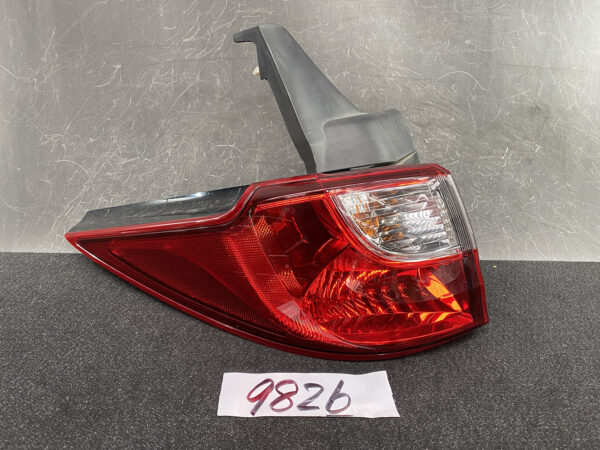 MAZDA PREMACY CW NISSAN LAFESTA Taillight STANLEY P9377 L Left Side x1
