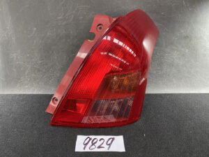 SUZUKI SWIFT ZC71S ZC11S ZD11S ZC31S Taillight P4476 R Right Side x1 *REPAIRED*