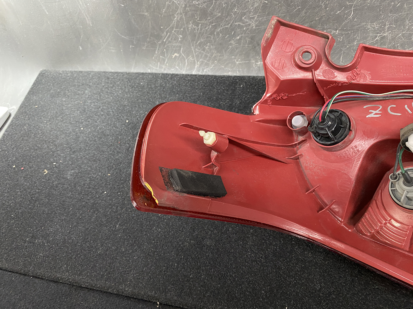 SUZUKI SWIFT ZC71S ZC11S ZD11S ZC31S Taillight P4476 R Right Side x1 *REPAIRED* - Image 10