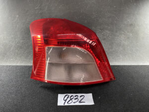 TOYOTA VITZ YARIS P90 P95 Taillight  KOITO 52-142  Left Side x1