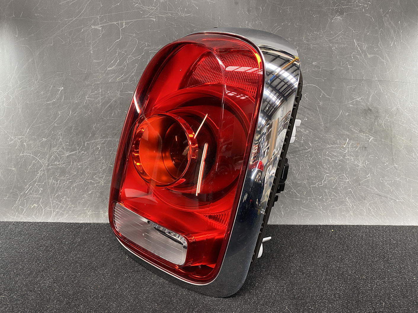 BMW MINI F60 R60 COUNTRYMAN Genuine Taillight H47401726 Right Side x1 - Image 2