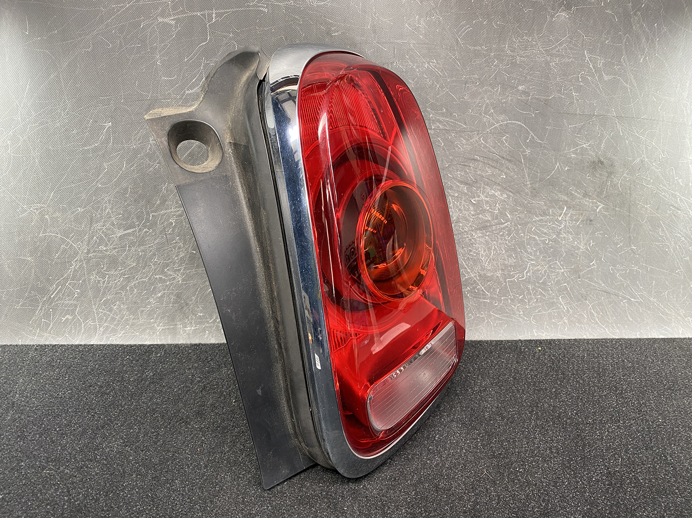 BMW MINI F60 R60 COUNTRYMAN Genuine Taillight H47401726 Right Side x1 - Image 3