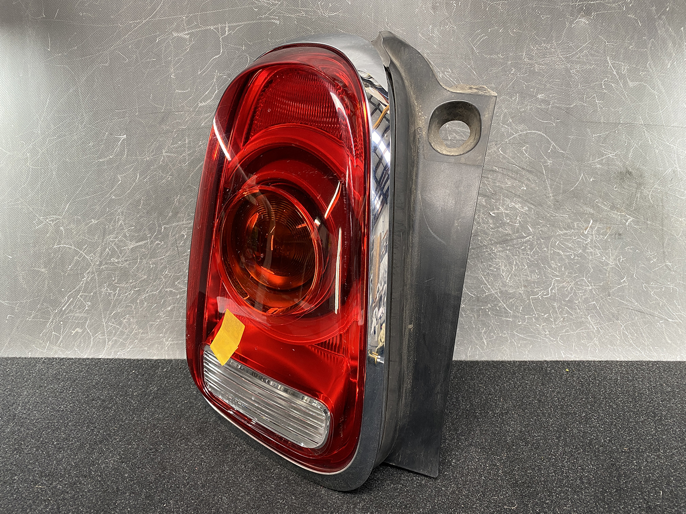 BMW MINI F60 R60 COUNTRYMAN Genuine Taillight H37401725 Left Side x1 - Image 2