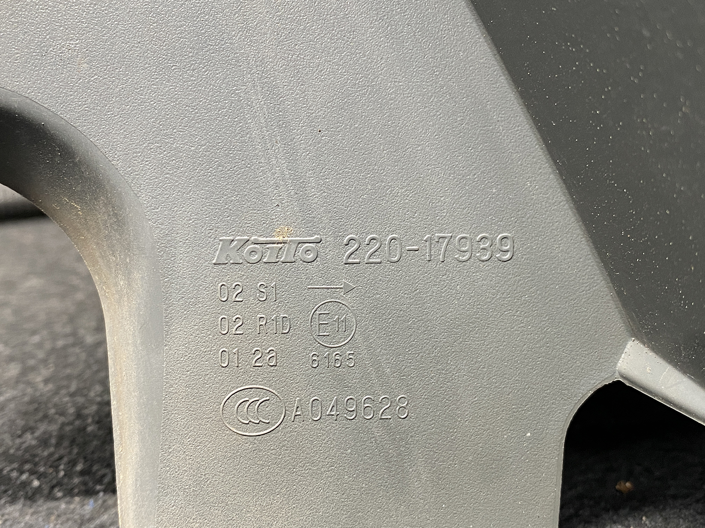 NISSAN X-TRAIL XTRAIL T32 Genuine Taillight 220-17939 Right Side x1 - Image 5