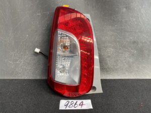 TOYOTA PASSO KGC3 Taillight KOITO 220-51397 Left Side x1*DAMAGED*