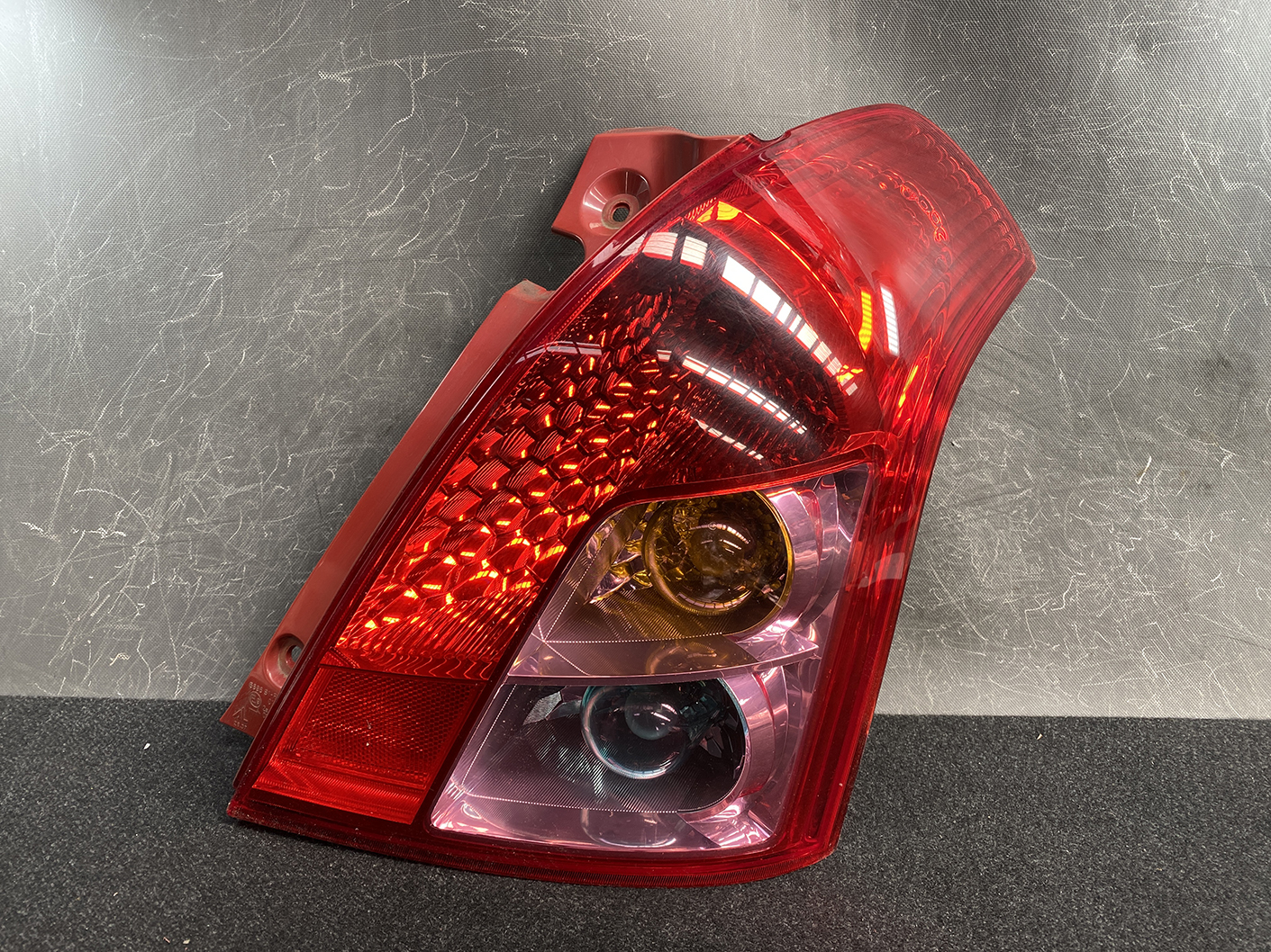 SUZUKI SWIFT ZC71S Genuine Taillight AL 5696 S1-R Right Side x1 - Image 2
