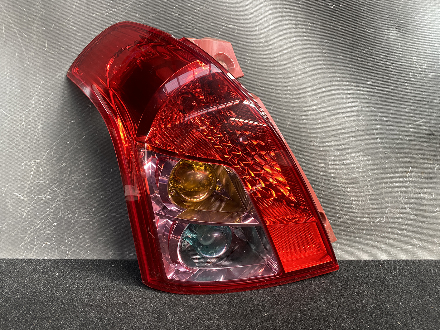 SUZUKI SWIFT ZC71S ZC11S ZD11S ZC31S Taillight 5696 S1-R Left Side x1 - Image 2