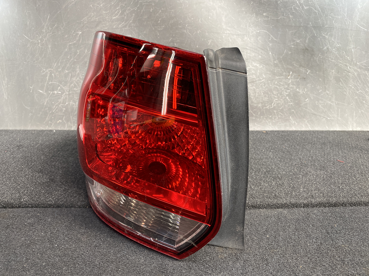 VW VOLKSWAGEN GOLF GOLF 5 MK5 1KC Taillight 1K9945095G Left Side x1 - Image 2