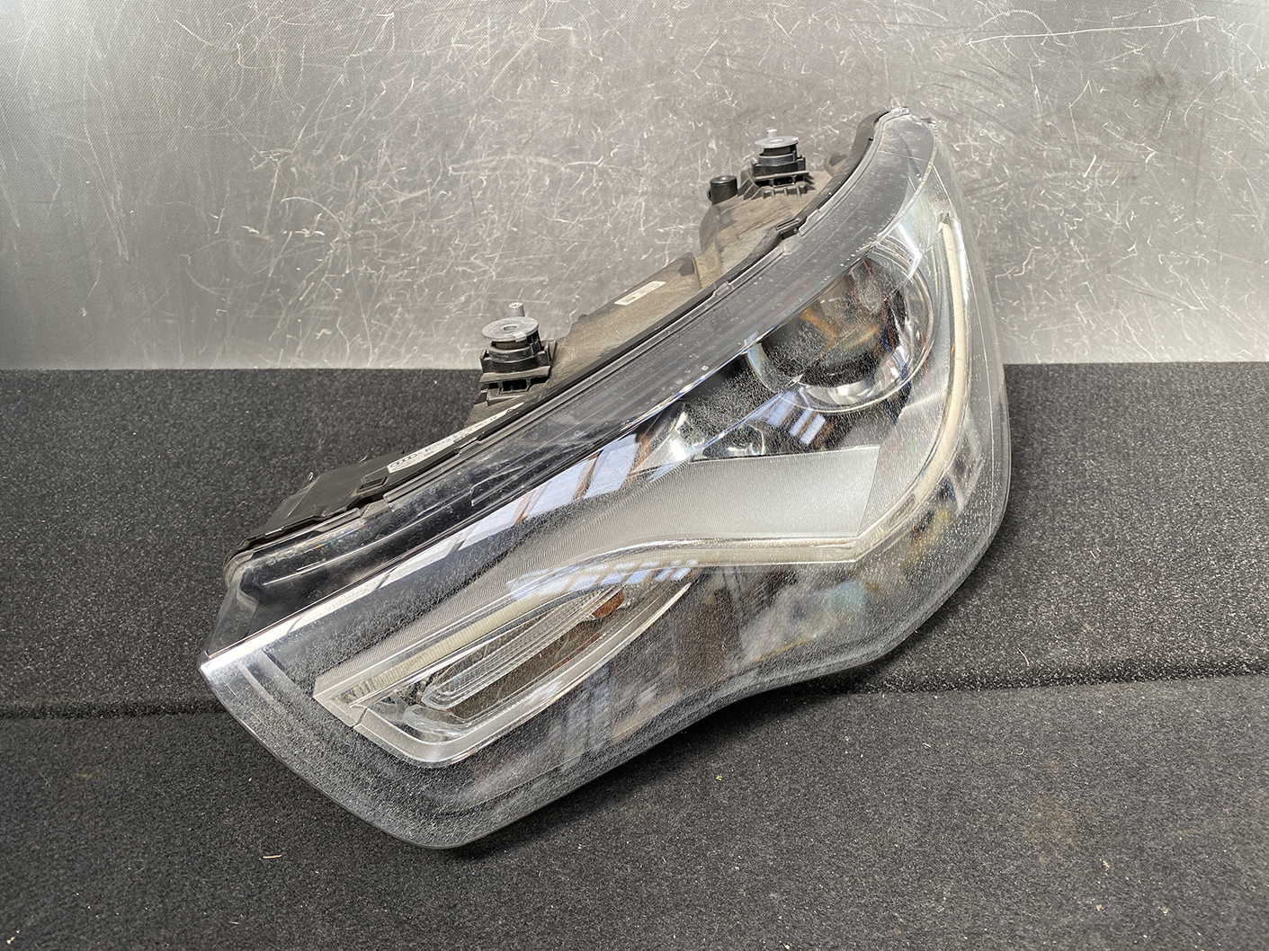 AUDI A1 8X Genuine Headlight 8X0 941 005 A Left Side x1 - Image 2