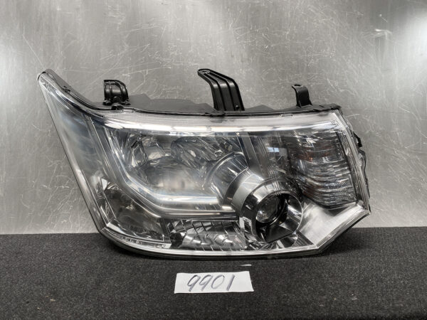 MITSUBISHI DELICA D5 Headlight KOITO 100-87918 Right Side x1
