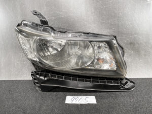HONDA FREED GB3 GB4 Headlight KOITO 100-22067 Right Side x1