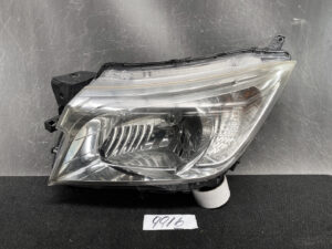 SUZUKI SOLIO MITSUBISHI DELICA D2 Headlight 100-59331 Left Side x1