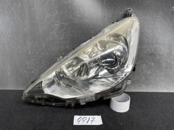 TOYOTA AQUA NHP10 Genuine Headlight KOITO 52-244 Left Side x1