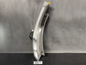 NISSAN LEAF AZE0 Genuine Taillight D115 Left Side x1 *DAMAGED*