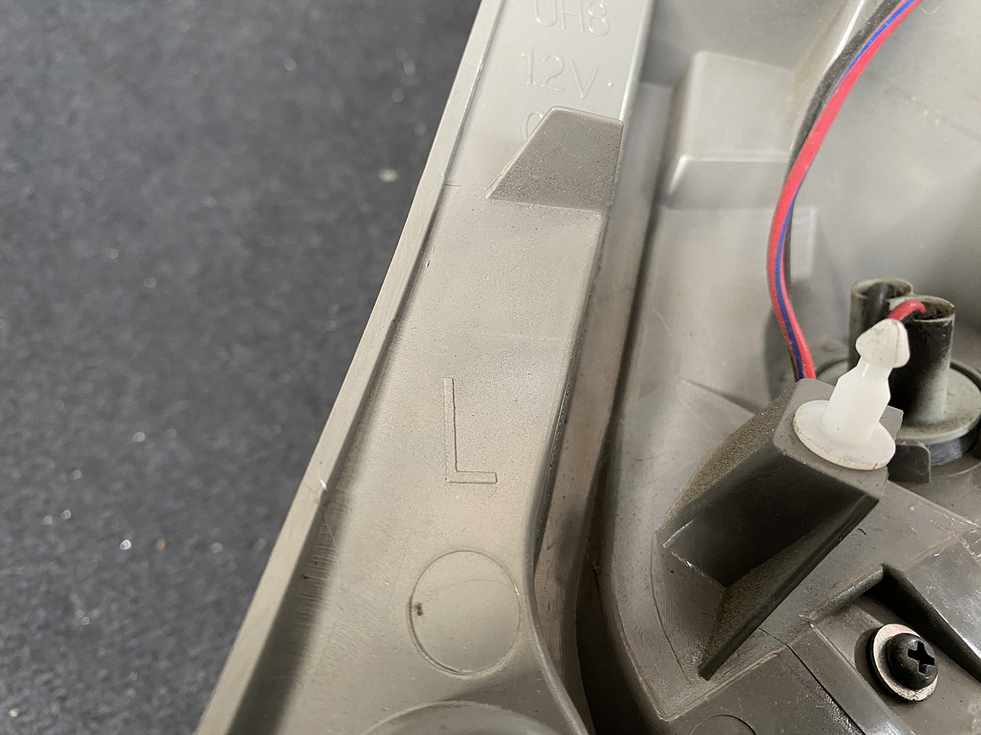 NISSAN LEAF AZE0 Genuine Taillight D115 Left Side x1 *DAMAGED* - Image 7