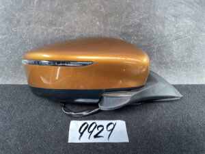 NISSAN LEAF ZE1 Door Mirror G579 / H146 Right Side x1
