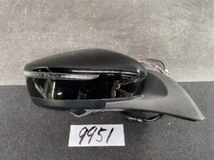 NISSAN LEAF ZE1 Door Mirror with Camera G579 / H146 Right Side x1