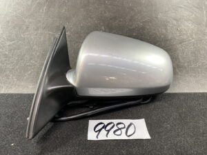AUDI A4 B6 Genuine Door Mirror 010681 / 50011 Left Side x1