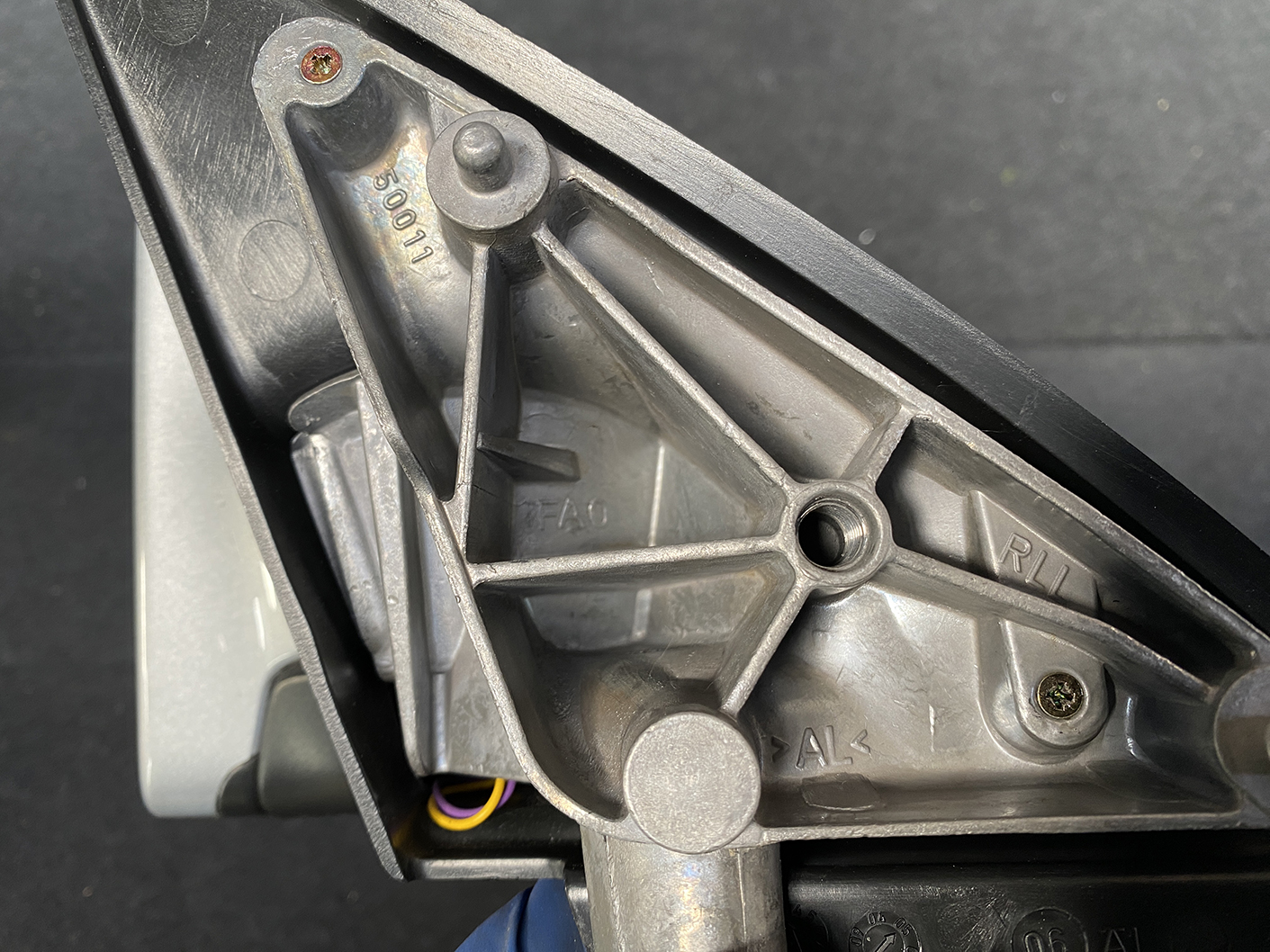 AUDI A4 B6 Genuine Door Mirror 010681 / 50011 Left Side x1 - Image 9