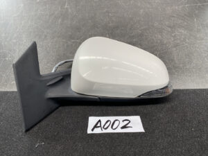 TOYOTA Prius C AQUA NHP10 Door Mirror TR1001 027520 Left Side x1