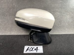 HONDA FIT JAZZ SHUTTLE GK GP Door Mirror 037576 / T5A Right Side x1