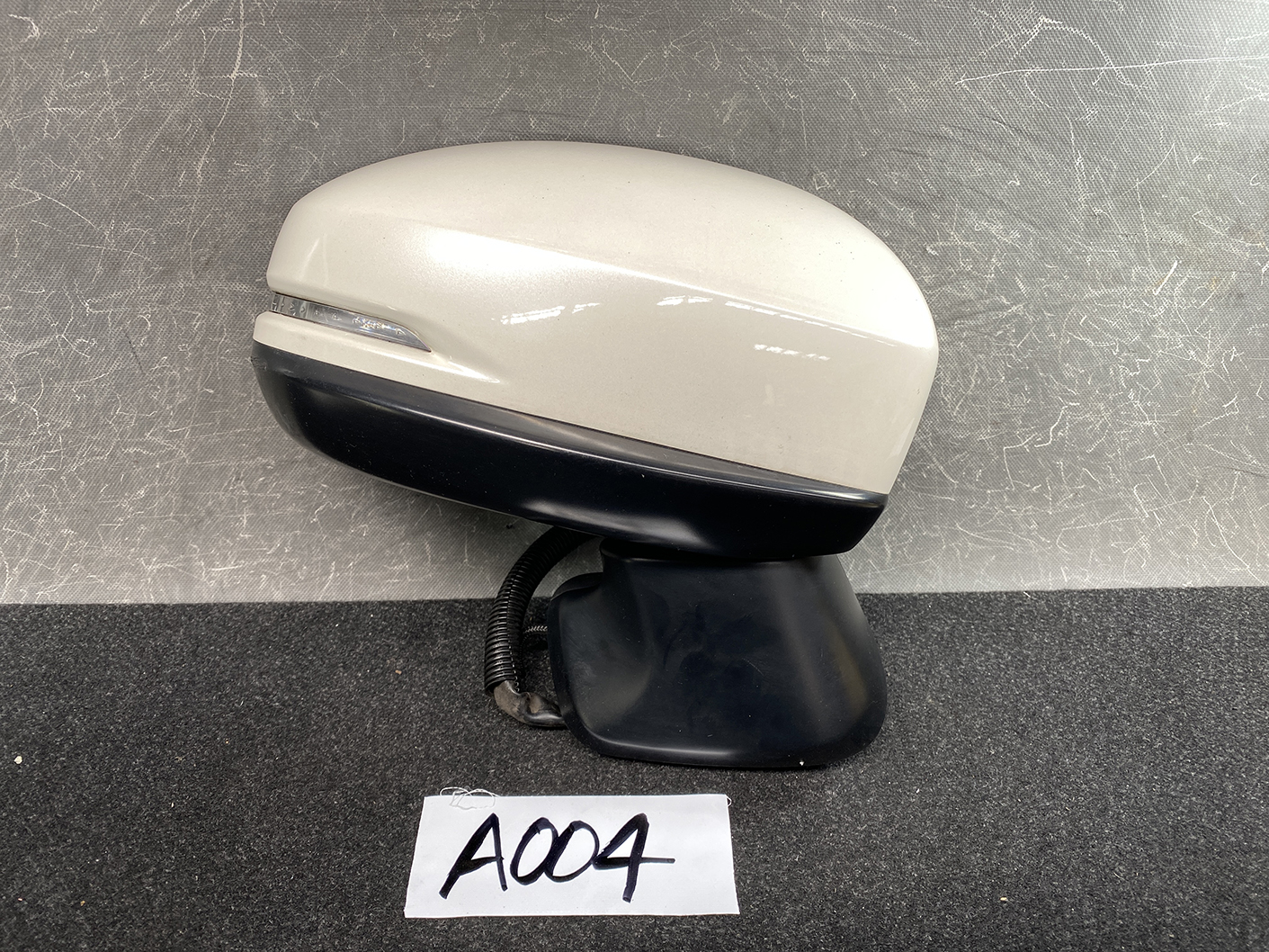 HONDA FIT JAZZ SHUTTLE GK GP Door Mirror 037576 / T5A Right Side x1