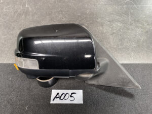 NISSAN SERENA C26 LANDY Door Mirror/Camera 9774 Right *DAMAGED*