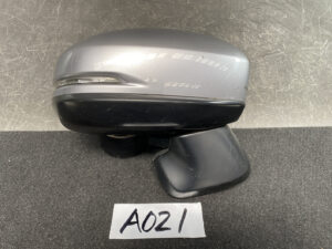 HONDA FIT JAZZ SHUTTLE GK GP Door Mirror 037576 / T5A Right Side x1