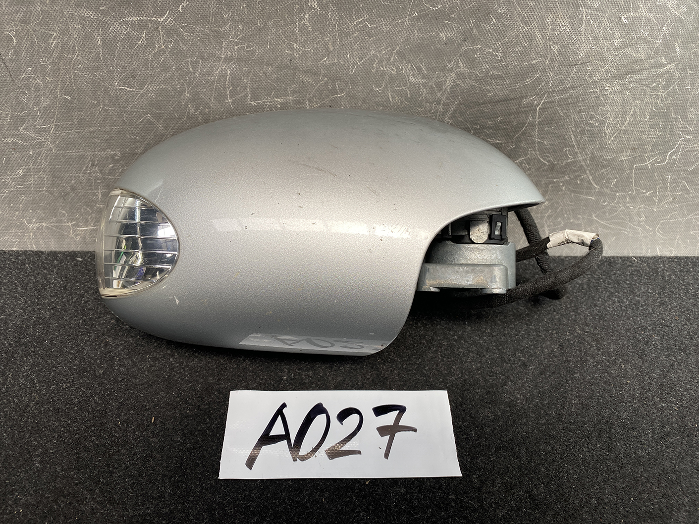 VW VOLKSWAGEN NEW BEETLE Genuine Door Mirror 010665 / 067014 Right Side x1