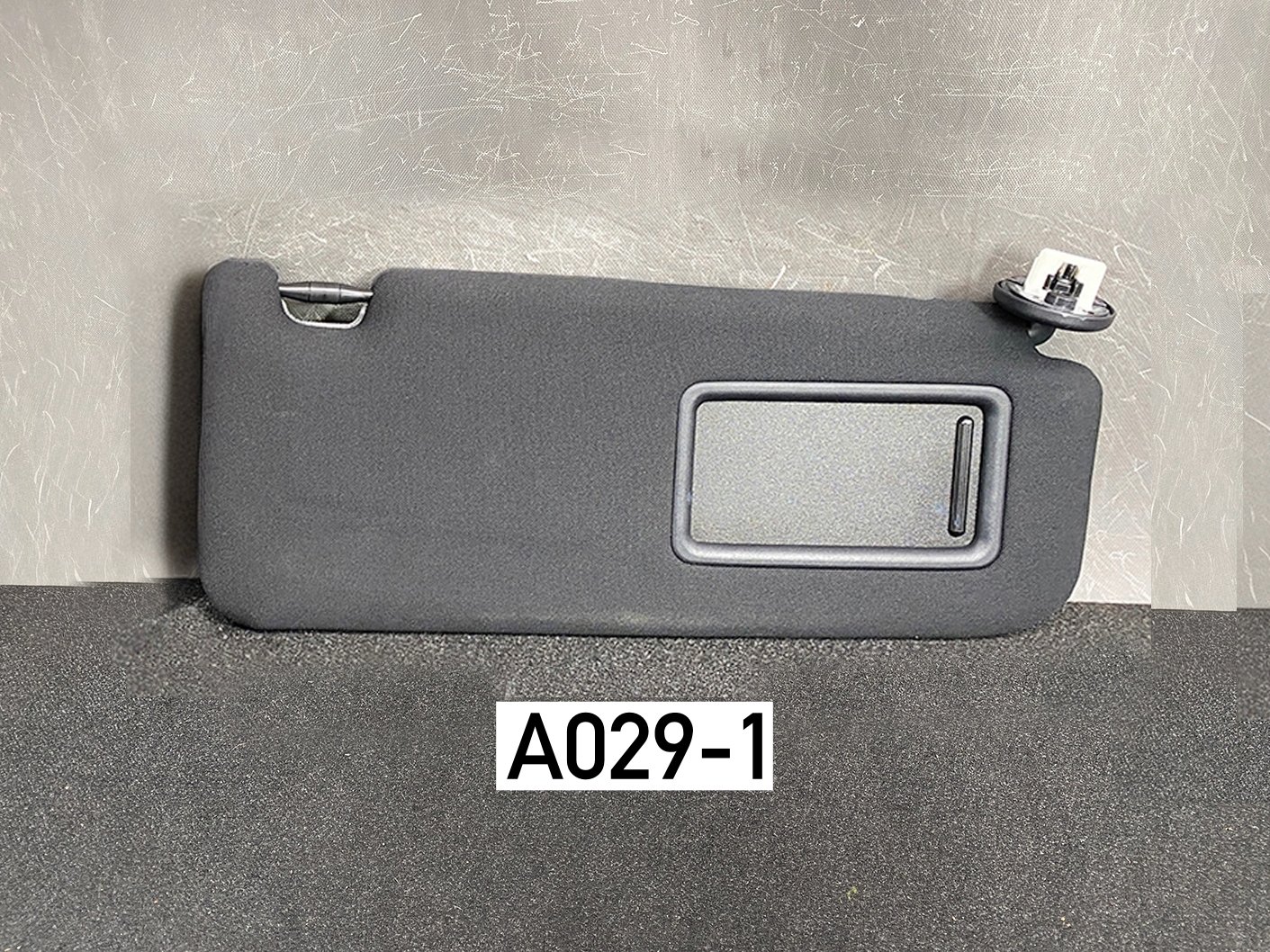 TOYOTA HARRIER ZSU60 ZSU6 ASU65 ASU60 Genuine Sun Visor Driver side Right