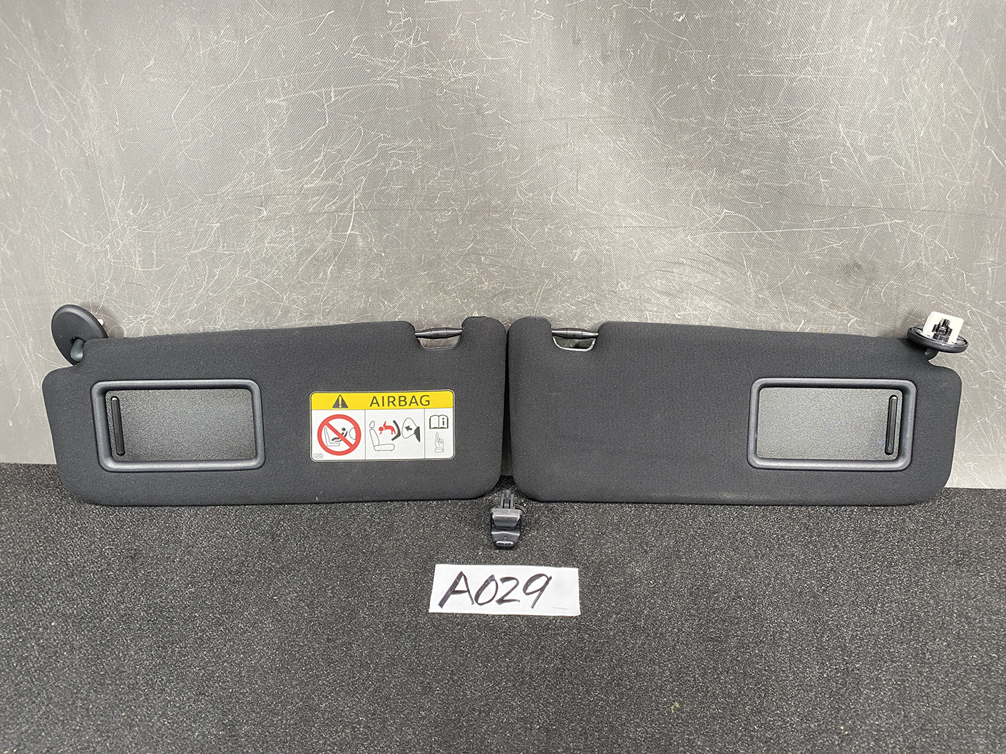 TOYOTA HARRIER ZSU60 ZSU6 ASU65 ASU60 Genuine Sun Visor LEFT