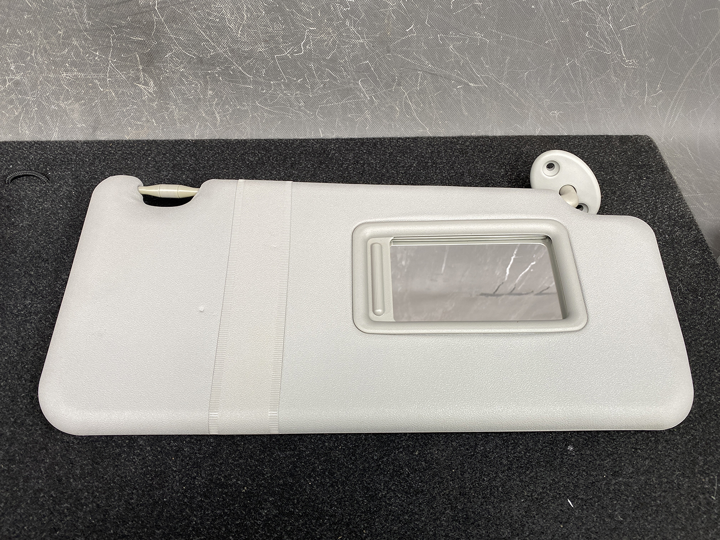 TOYOTA VOXY NOAH ESQUIRE ZRR80 Sun Visor LEFT - Image 4