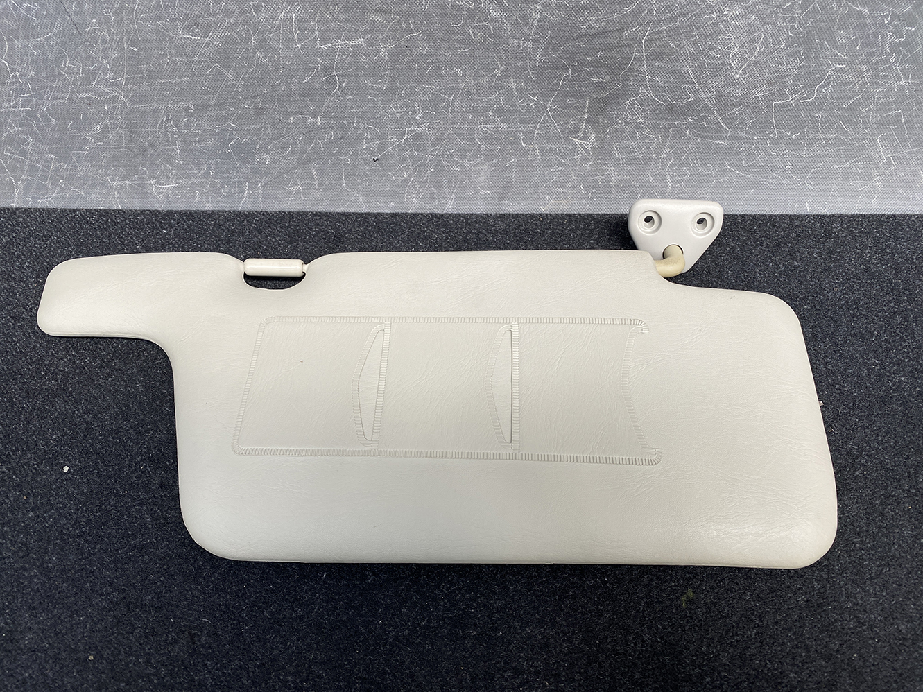 NISSAN AD VY12 VZNY12 VAY12 Genuine Sun Visor Driver side Right - Image 3