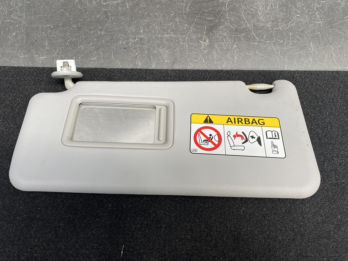 TOYOTA VOXY NOAH ESQUIRE ZRR80 Sun Visor Left side - Image 4