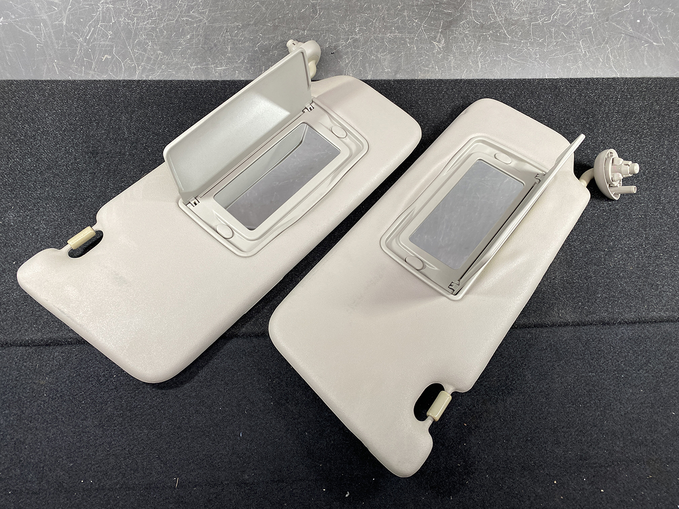 HONDA FREED SPIKE GB3 GB4 Genuine Sun Visor Driver's side - Image 2