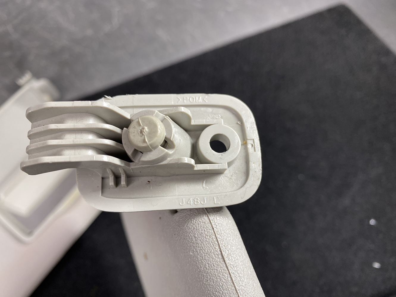 MAZDA DEMIO DE Genuine Sun Visor Left - Image 3