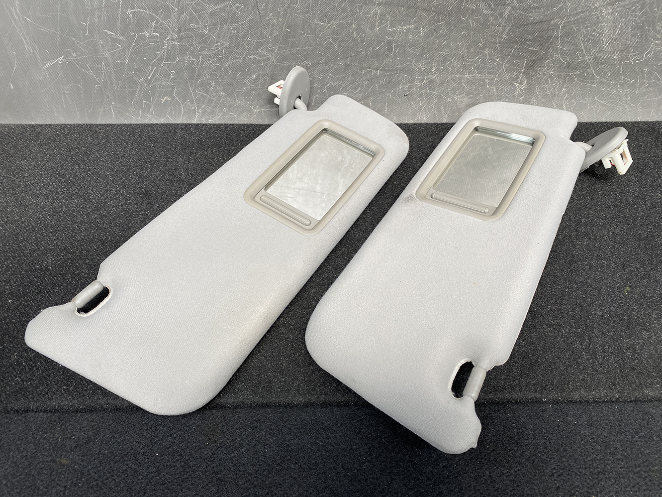 TOYOTA CROWN GRS180 Genuine Sun Visor Left - Image 4